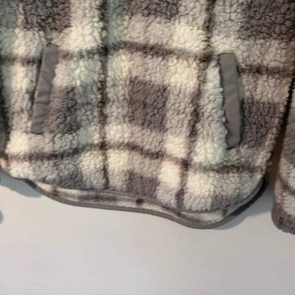 Abercombie Soft A&F Gray Plaid Sherpa Quarter Zip Pullover - Picture 6 of 10